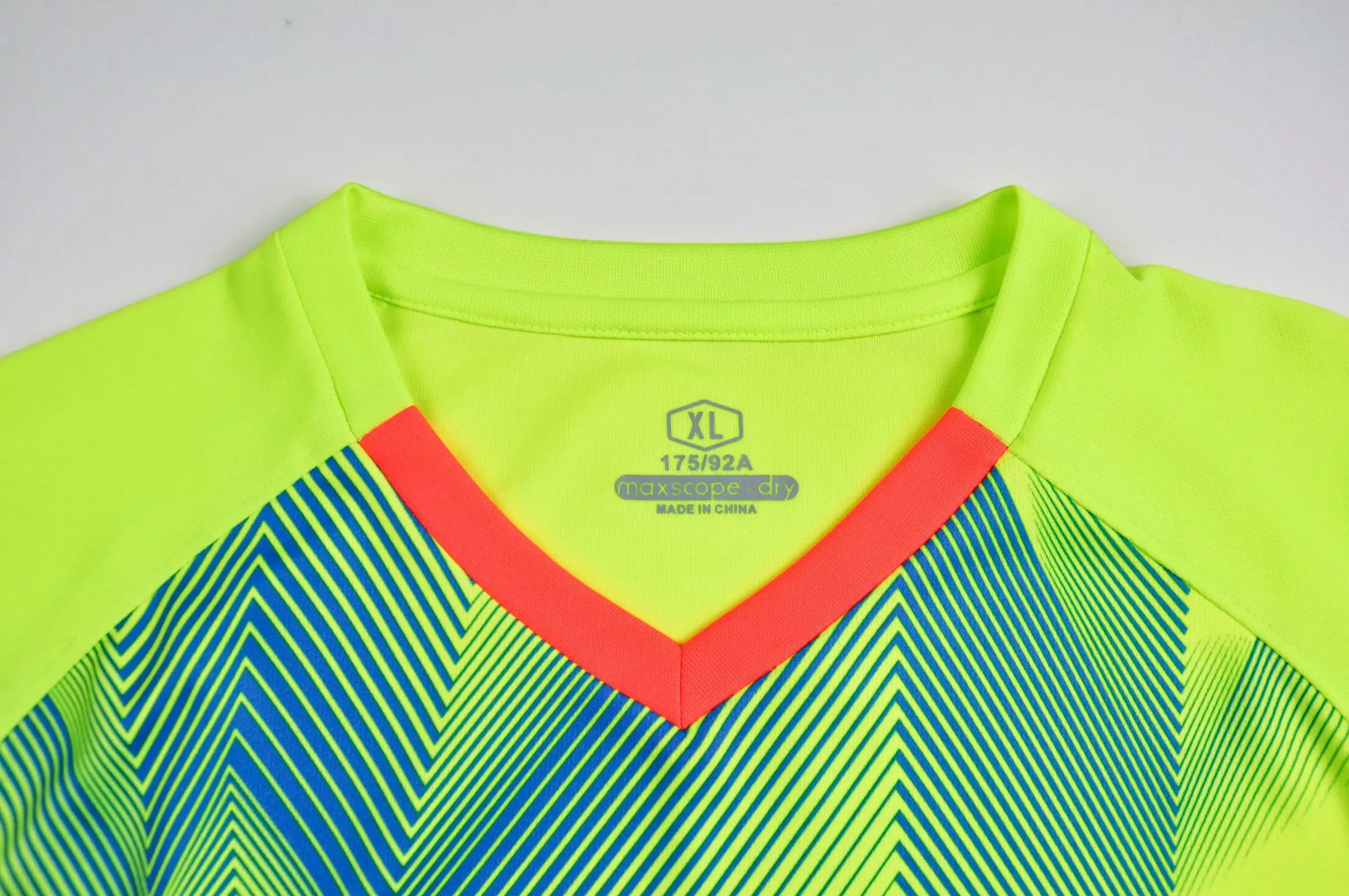 19/20 hombres chicos de alta calidad camisetas de Futbol personalizadas equipo de Futbol комплект униформы Futsal traje camisa Fitnes