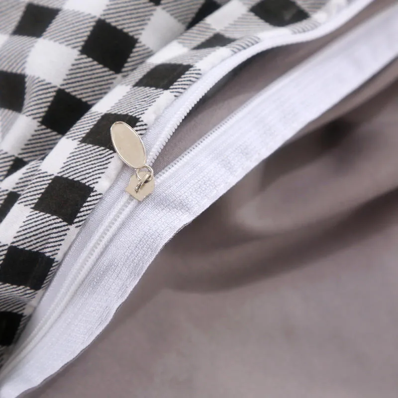 Комплект постельного белья в клетку королевского размера с мультяшным рисунком |