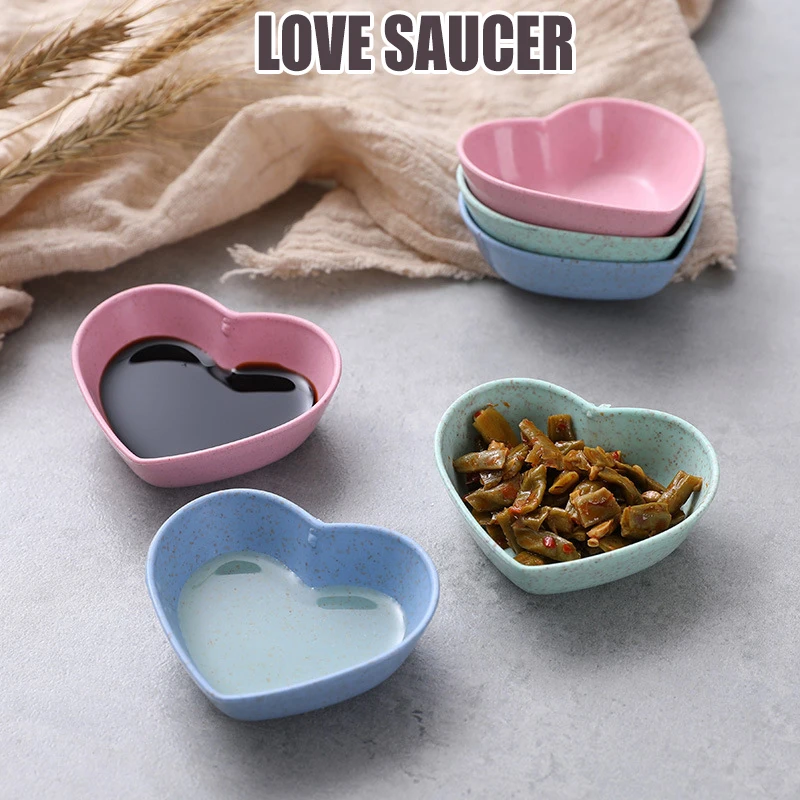 

Love Heart Shape Plastic Seasoning Dishes Creatives Vinegar Dishes Soy Sauce Boats for Kitchen Seasonings Supply посуда тарелки
