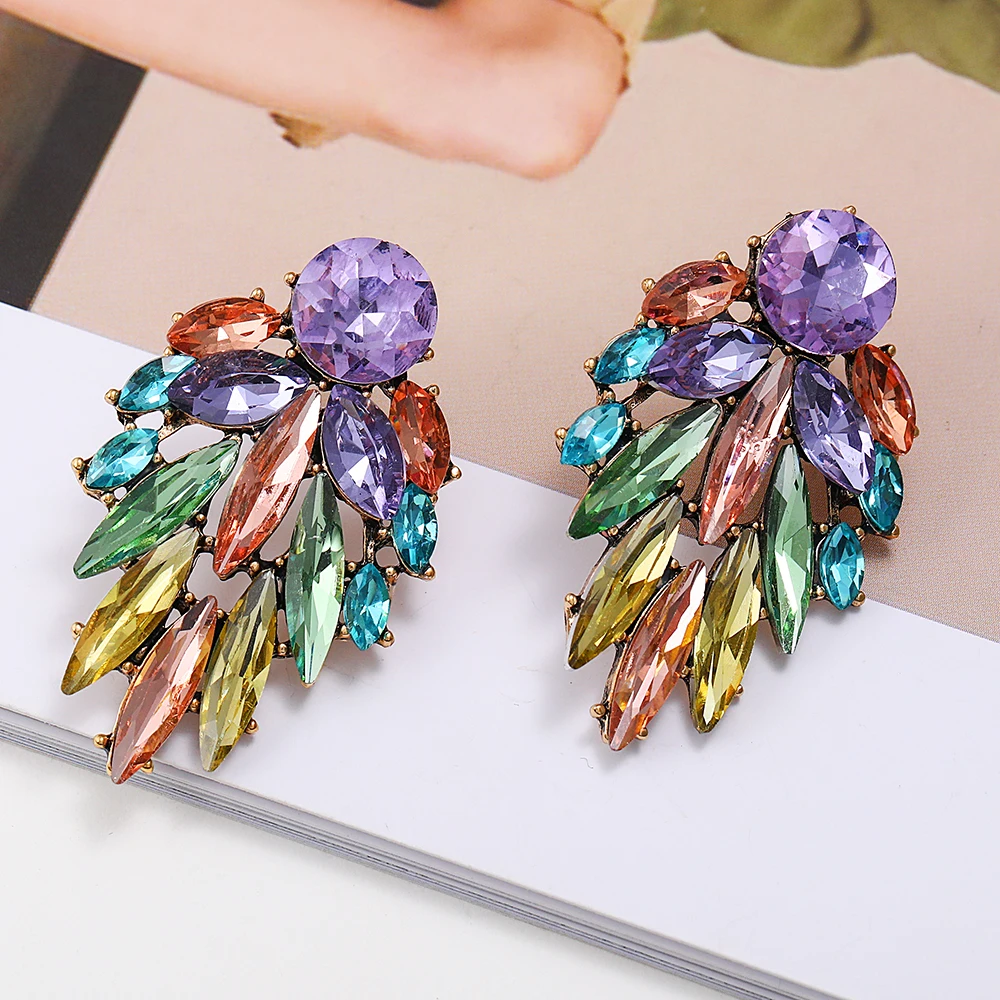 

Korean Fashion Colorful Leaf Shape Large Stud Earrings Vintage Luxury Fairy Grunge Temperament Earring Bridal Gift Wholesale