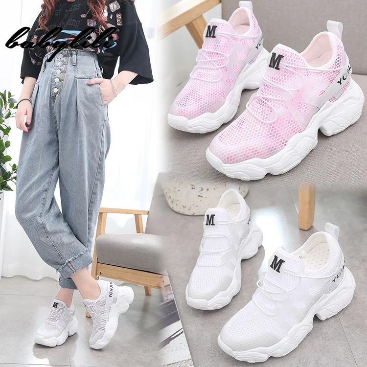 Женские белые кроссовки на платформе удобные дышащие сетчатые плоской подошве