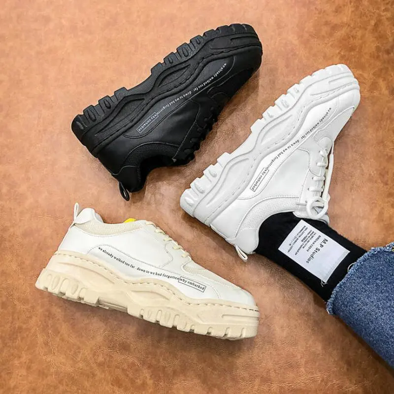 Мужские дышащие кроссовки сетчатые увеличивают рост черные белые удобные