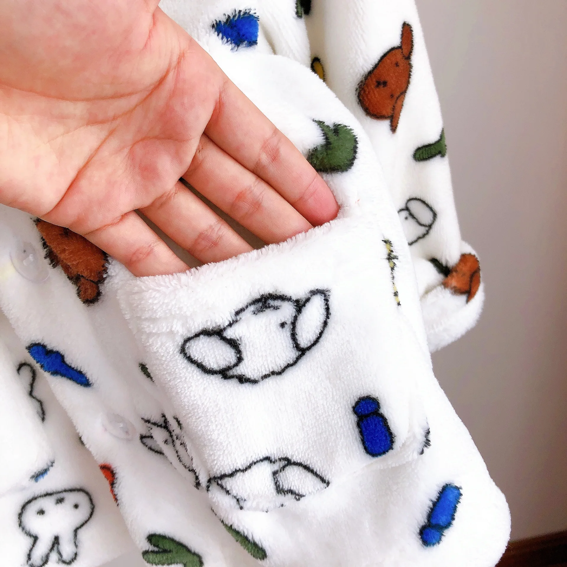 

Autumn Winter New Baby Boys Girls Bathrobes Kids Soft Flannel Warm Cartoon Pajamas Children Robe sets Toddler Clothes 2-7years