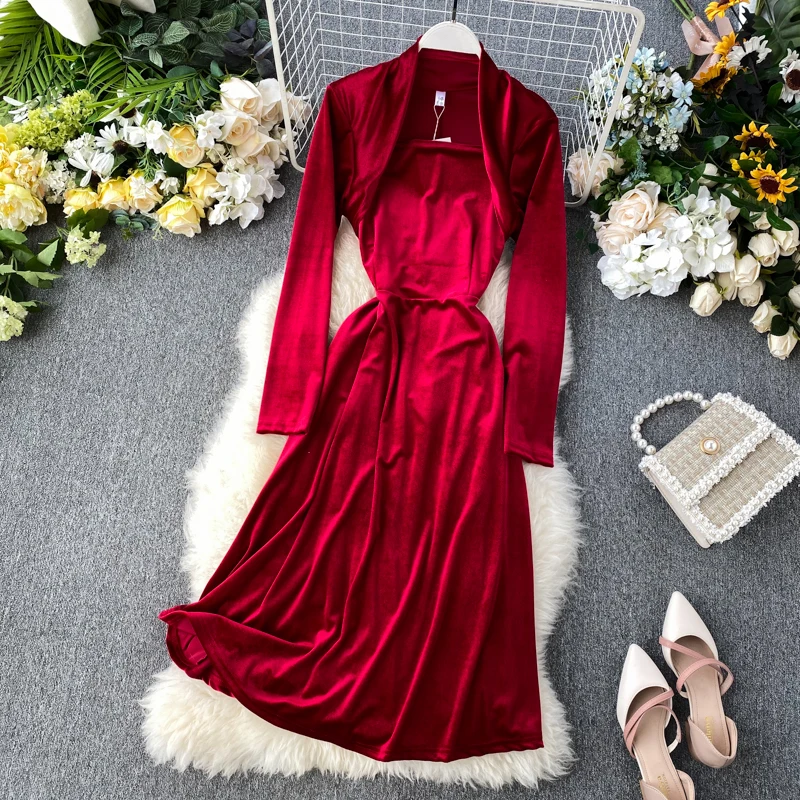 Женские велюровые платья с длинным рукавом однотонные облегающие
