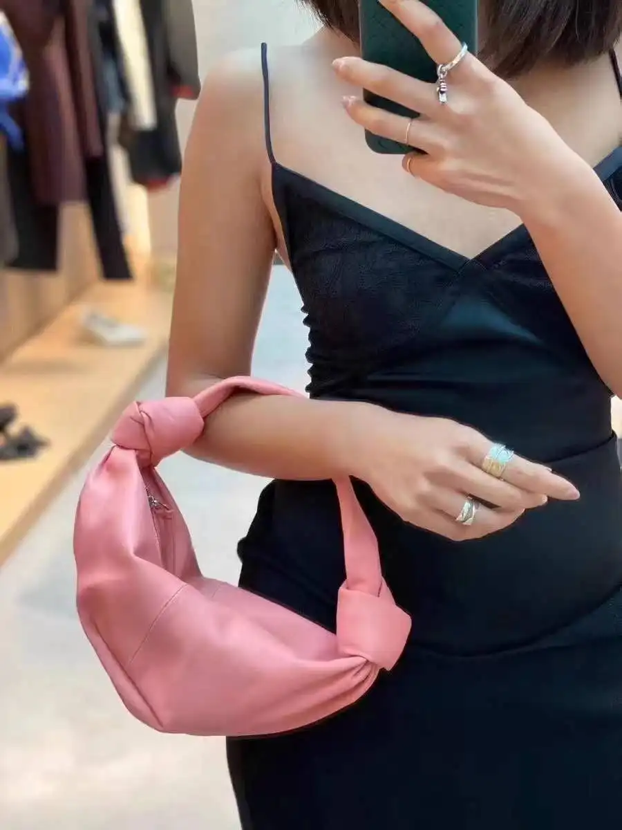 

Fashion Real Leather Portable OX Horn Bag Female Small Cloud Handbag Women Bag Hobo Bag Luxury Handbags Women Cow Bags Designer