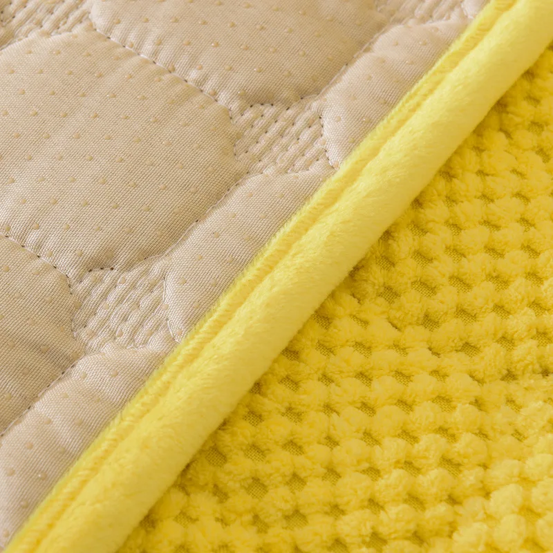 Вельветовый чехол для дивана нескользящее покрывало в клетку утолщенное