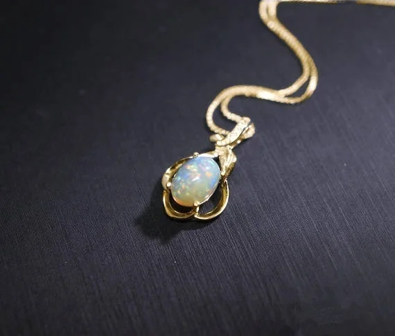 Модное овальное белое ожерелье с кулоном из искусственного опала для женщин