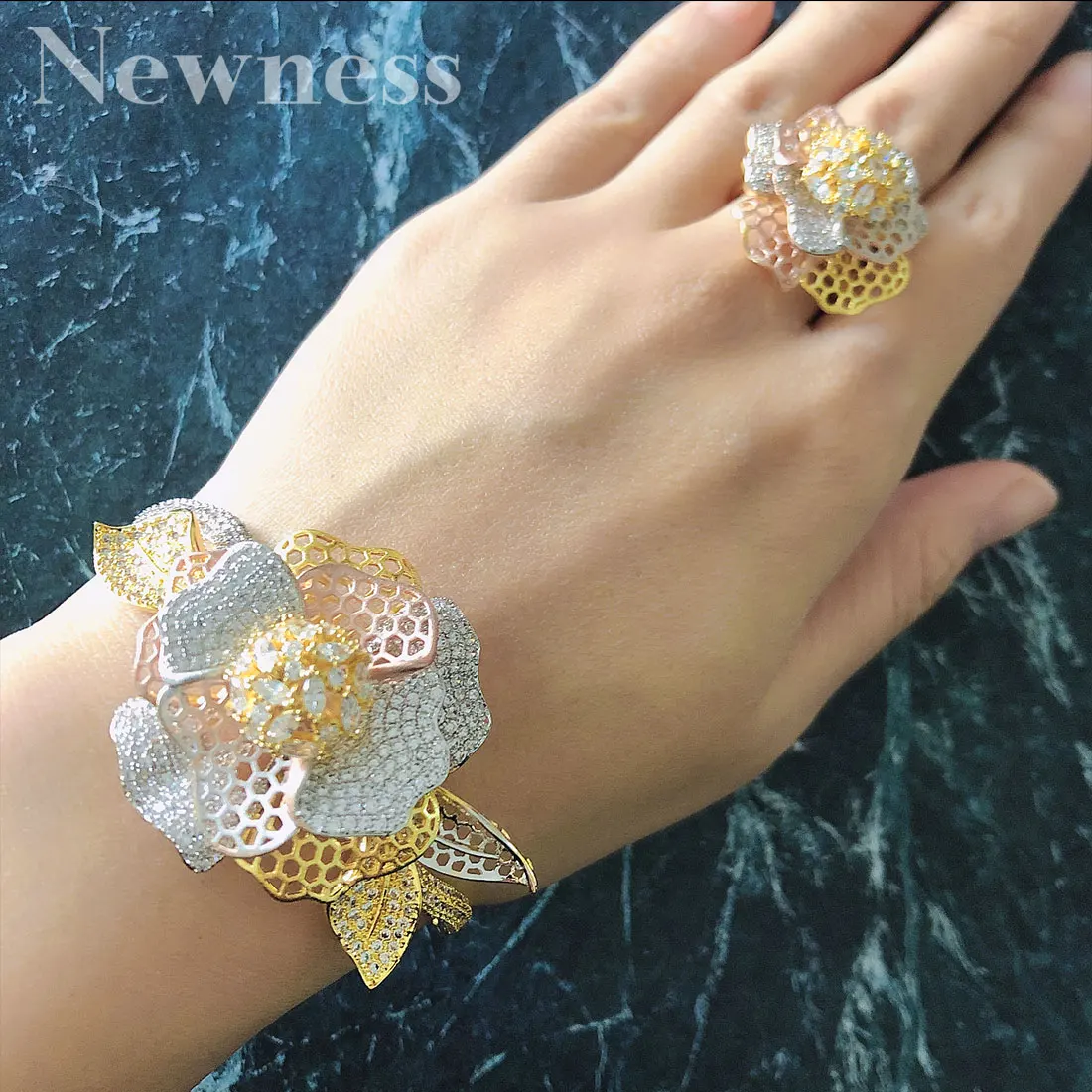 

Newness Luxury Flowers Leaf Cubic Zirconia 3 Tones Bangle Ring Fashion Set Women Engagement Wedding Jewelry Sets