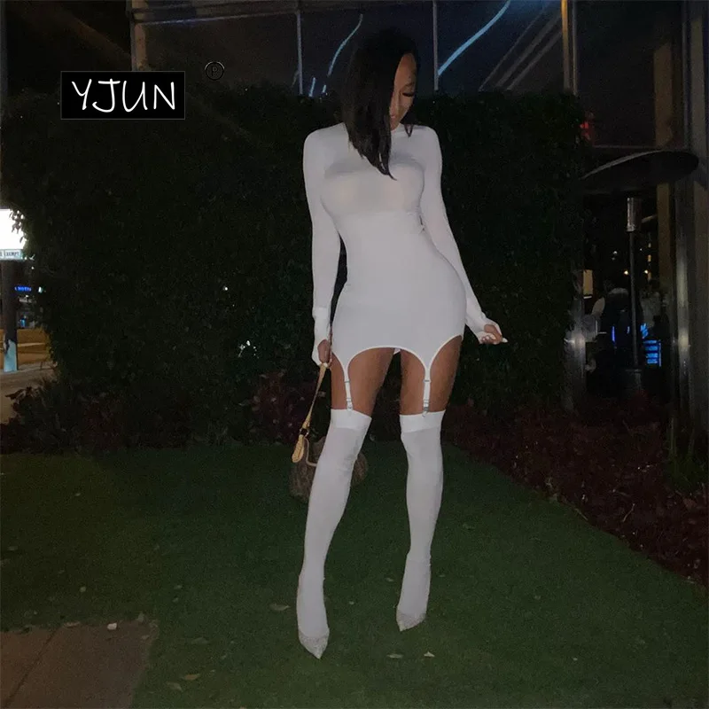 Однотонное облегающее модное женское мини платье с длинными рукавами