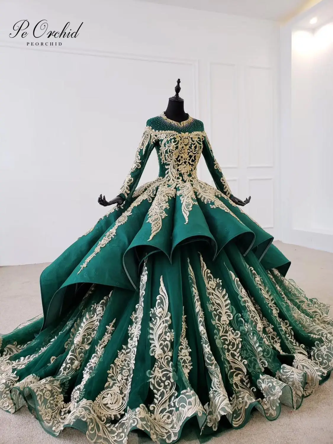 PEORCHID Green Muslim Evening Dresses Gold Lace Applique Women o-neck Long Sleeves Formal Gown 2020 Robe Dubai Soiree