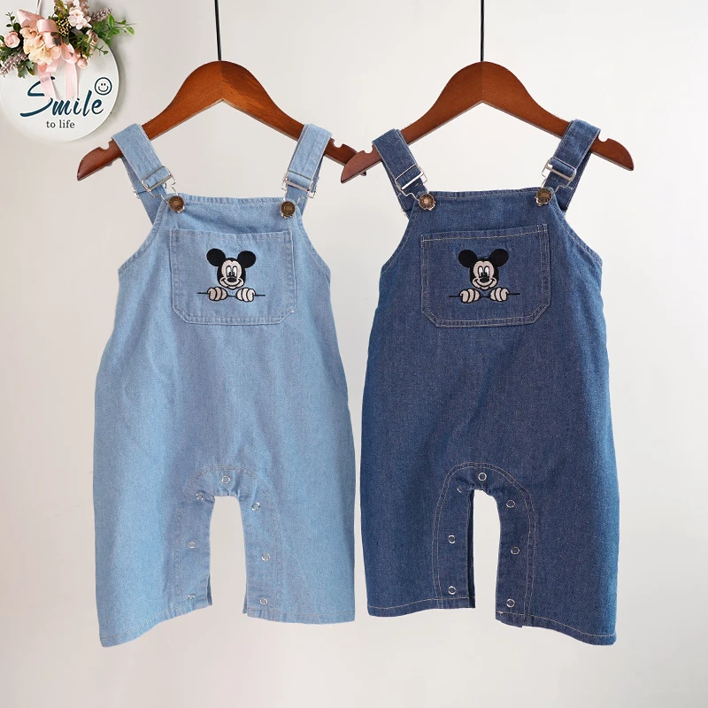 Комбинезон детский джинсовый с рисунком Микки Мауса на Возраст 3-12 месяцев |