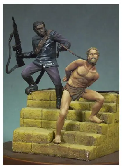 В комплект входят 2 фигурки из смолы Неокрашенная модель в разобранном виде 1/32 54