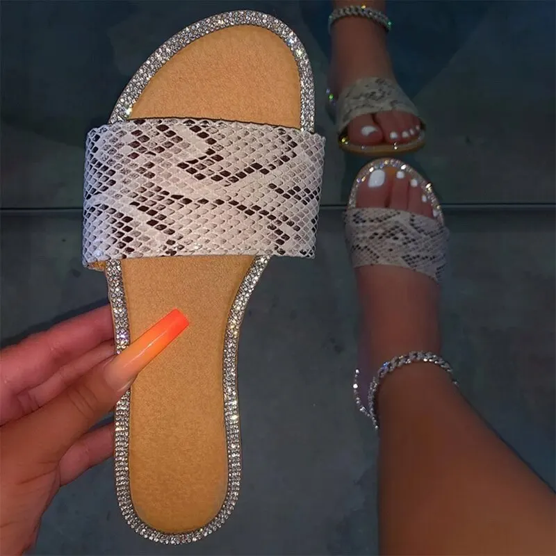 

New Women Sandals Leopard Rhinestone Flat Sandals Ladies Slippers Female Serpentine Open Toe Luxury Bling Sandalias Mujer 2021