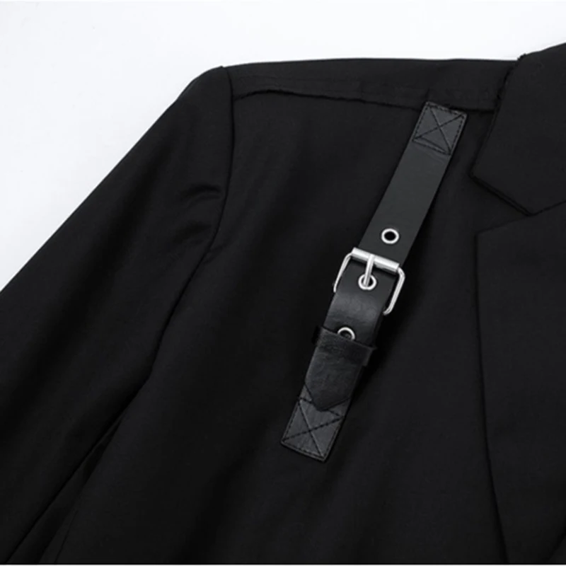 

SISPELL Patchwork Metal Buckle Short Coats For Female Lapel Collar Long Sleeve Cropped Women's Coat Fashion Streetwear Tide 2021