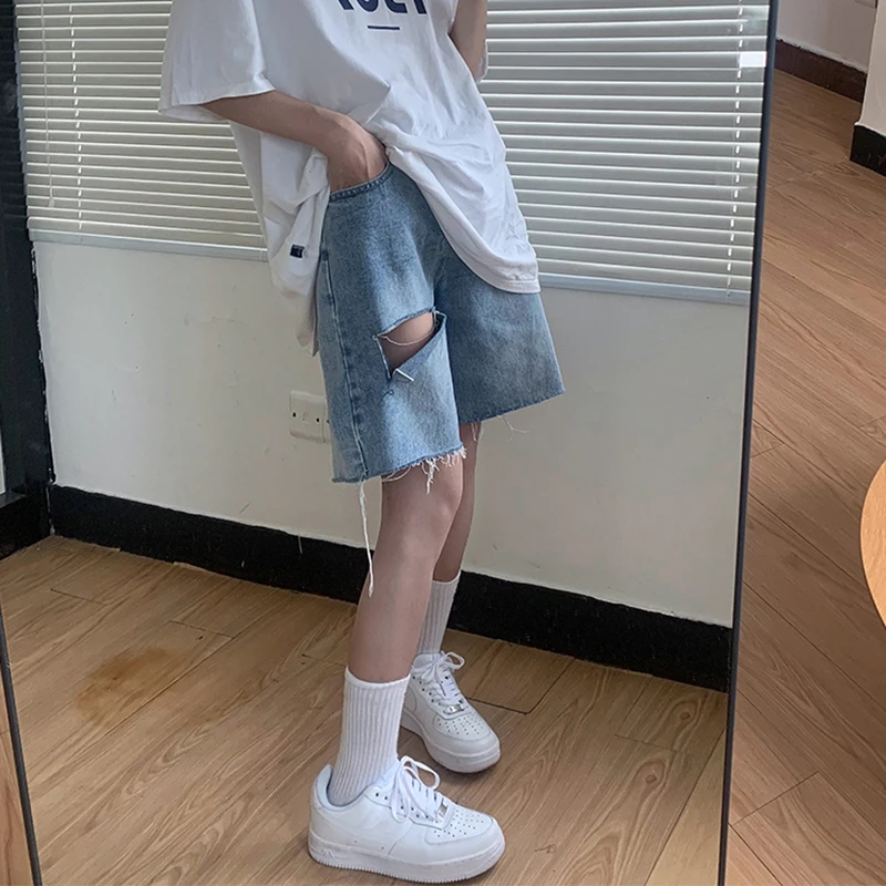 

Рваные джинсовые шорты для женщин на весну и лето, в Корейском стиле, с высокой талией, приталенные, универсальные, выбор интернет-знаменито...