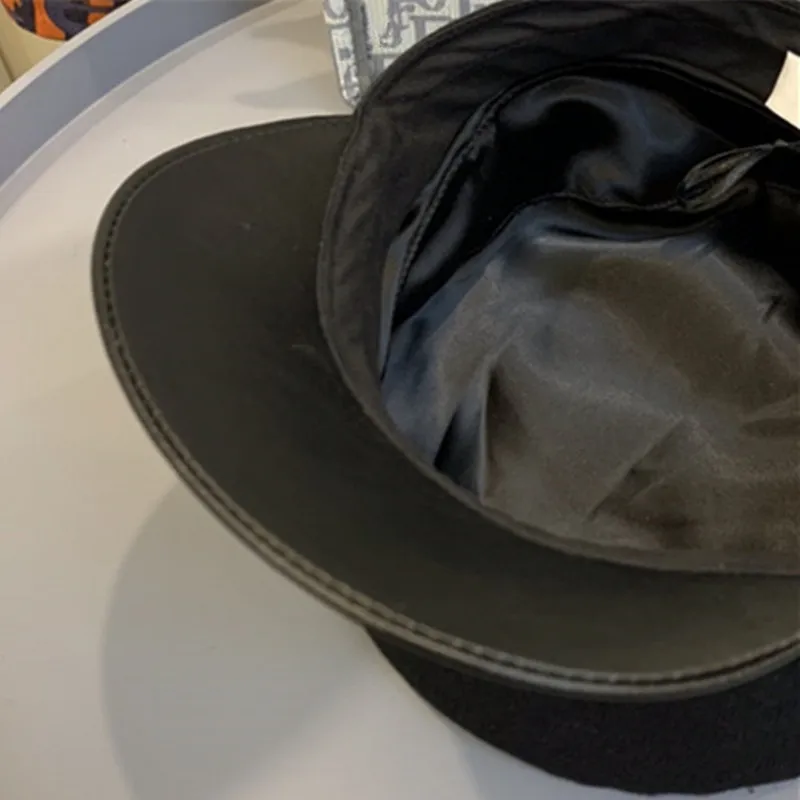 

Moment 2020 New Maoni Stitching Beret For Men And Women Casual Flat-Top Military Cap