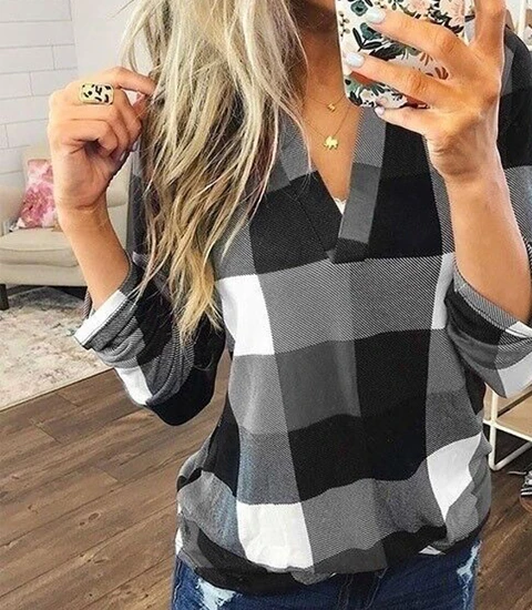 Женская блузка в клетку с V-образным вырезом | одежда