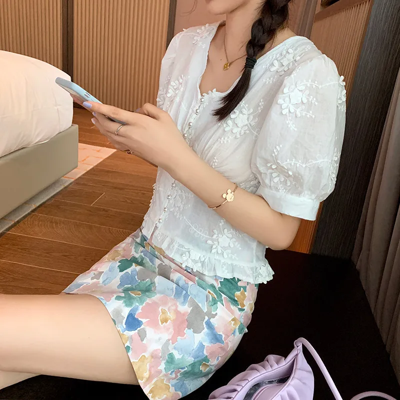 Женская кружевная блузка с рукавами-фонариками и V-образным вырезом | одежда