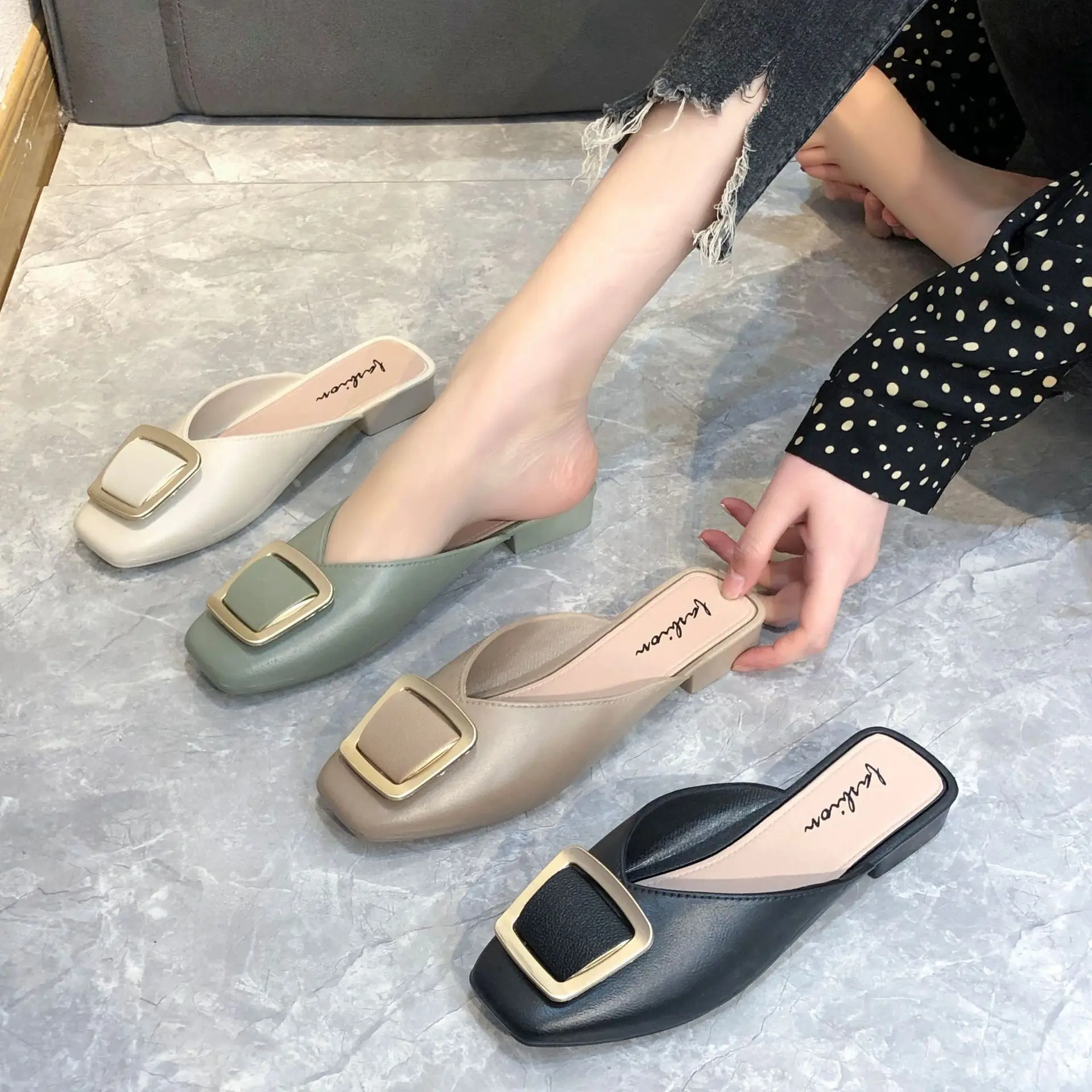 

2021 new Gold buckles decorated Round Toe Flat Loafers For Women Outdoor Soft PU Leather Casual Sneakers