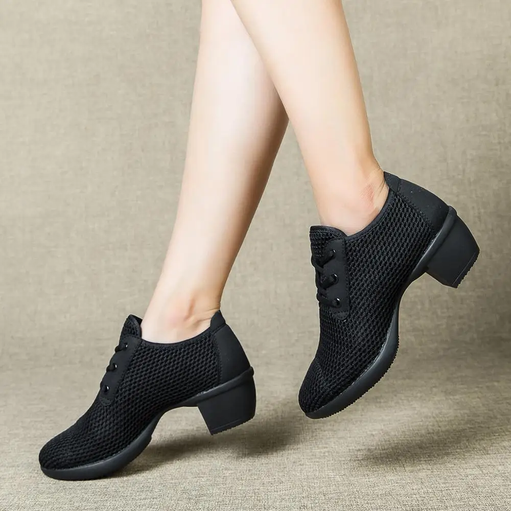 Весенние кроссовки на платформе и высоком каблуке женская обувь повседневная из