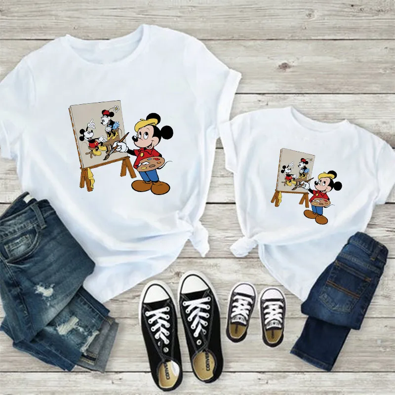 

Футболки с принтом «Мама и я» и «Микки Маус»