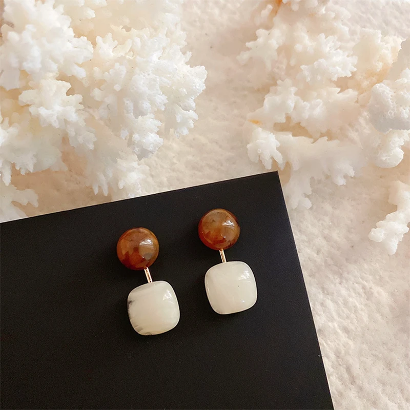 2020 геометрические круглые квадратные серьги из смолы контрастных цветов