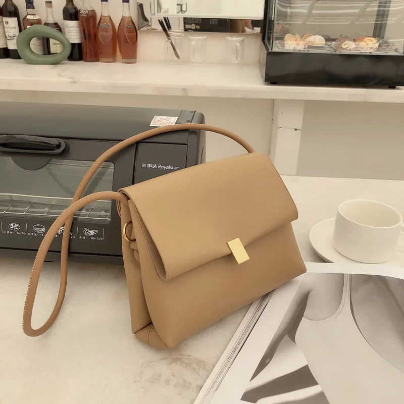 

2021 Solid Color PU Leather Half Moon Bags for Women 2021 Branded Luxury Fashion Shoulder Crossbody Handbags Trending Luxury