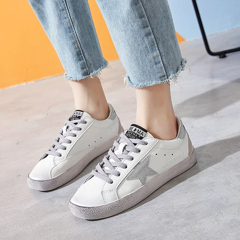 

White Shoes Female 2020 Spring Models Leisure Wild Shoes Reflective Explosion Flat Tenis Lace-up Sneakers Women Zapatos De Mujer