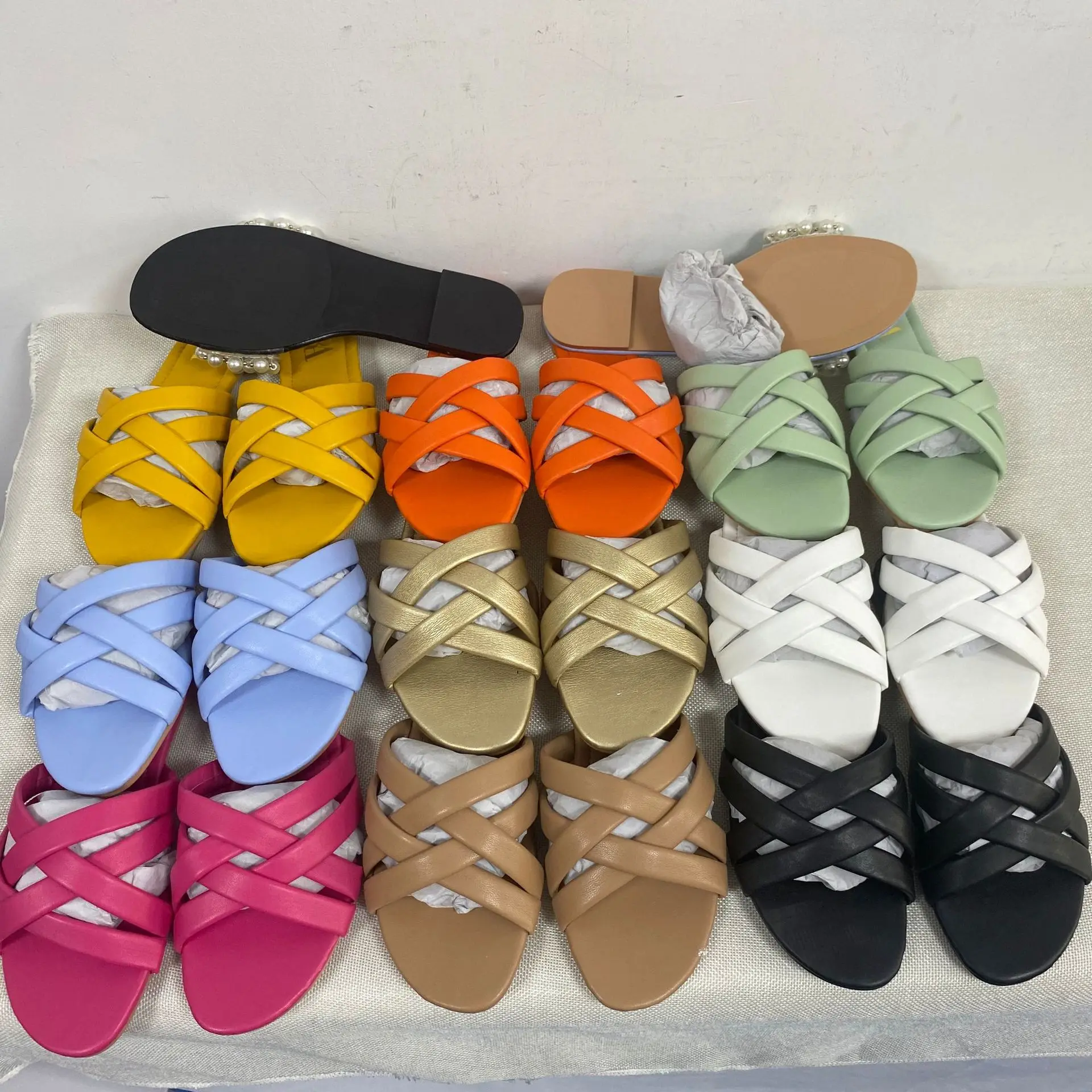 

outdoor casual fashion women slippers Home flip flop 2021 summer diamond leather flat non-slip durable banquet all-match sandals
