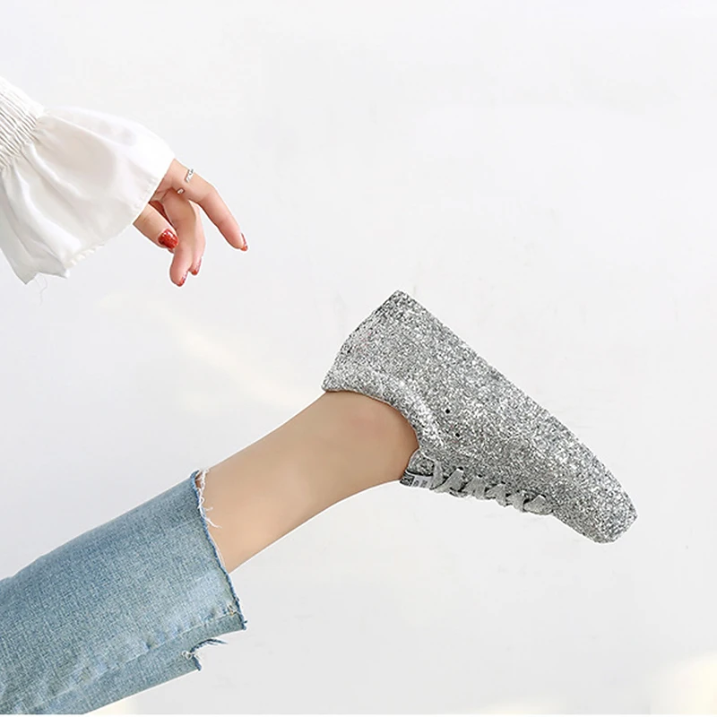 Кроссовки женские на платформе блестящие с красивым движением дышащие