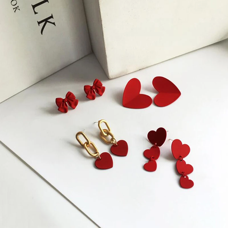 Винтажные большие серьги-кольца золотого цвета с красным сердцем очаровательные