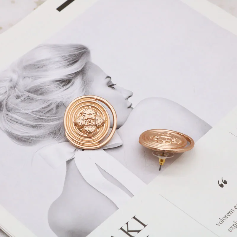 Круглые серьги-гвоздики из сплава креативный металлический жемчуг изящные