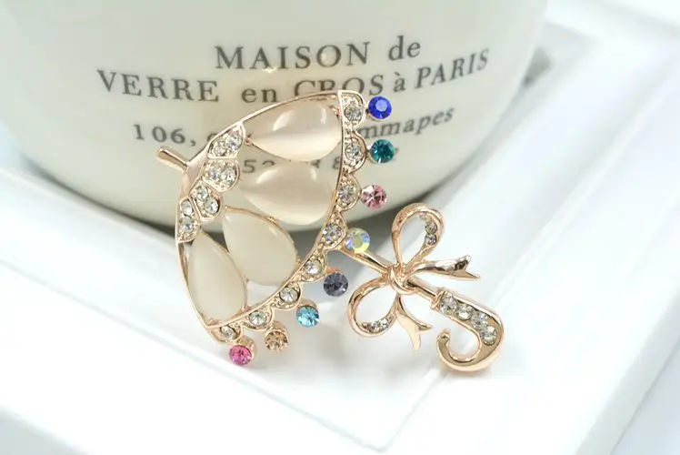 Модные аксессуары брошь в виде зонта с кристаллами от Swarovski двойное