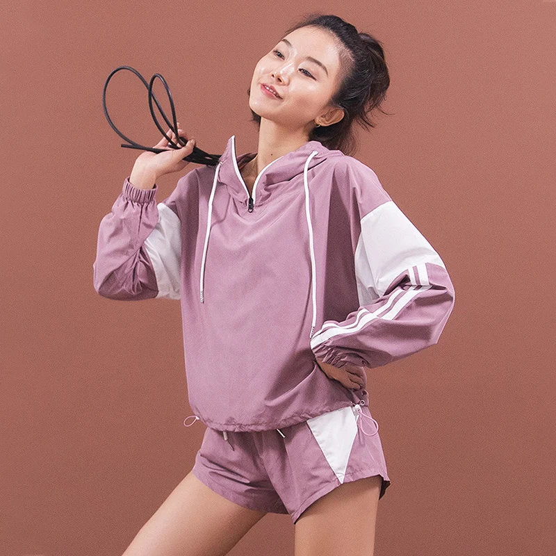 Новый лоскутный спортивный костюм для женщин футболки йоги + шорты спортивная