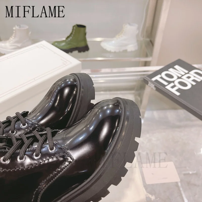 spesifikasi Sepatu Bot Martin Pergelangan Kaki Kulit Sapi Wanita Mode 2021 Sepatu Bot Tebal Wanita Kasual Berenda Musim Gugur Sepatu Bot Sepeda Motor Ujung Bulat Punk
