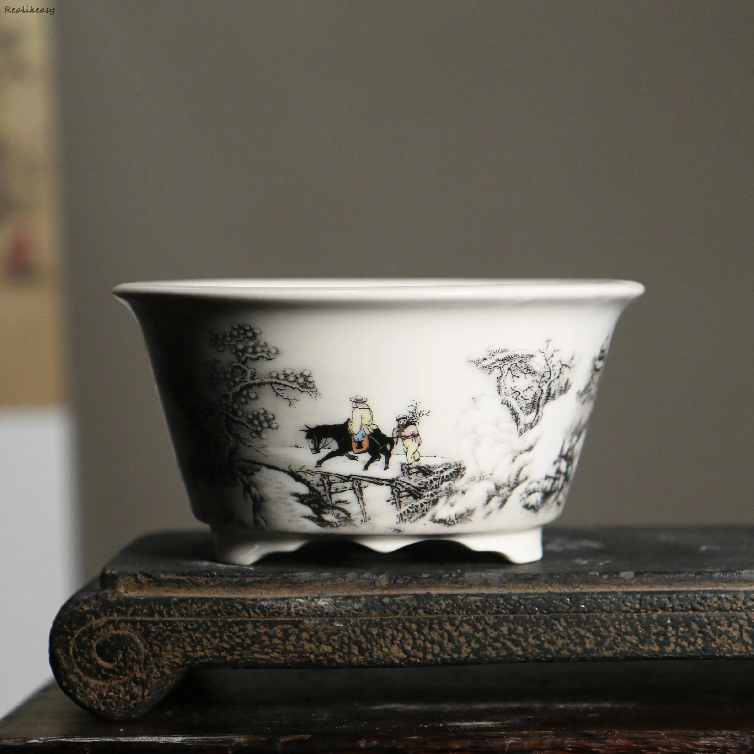 Керамические цветочные горшки