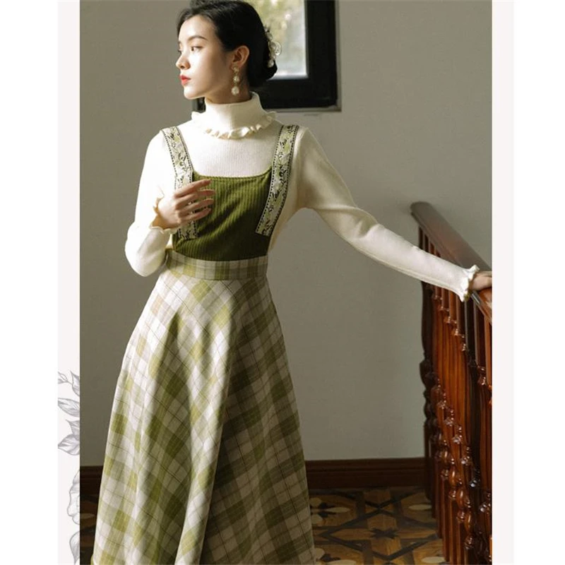 

2020 Autumn Winter New French Women Two Piece Dress Sets Turtleneck Sweater And Green Plaid Stitching Corduroy Strap Dress Suits
