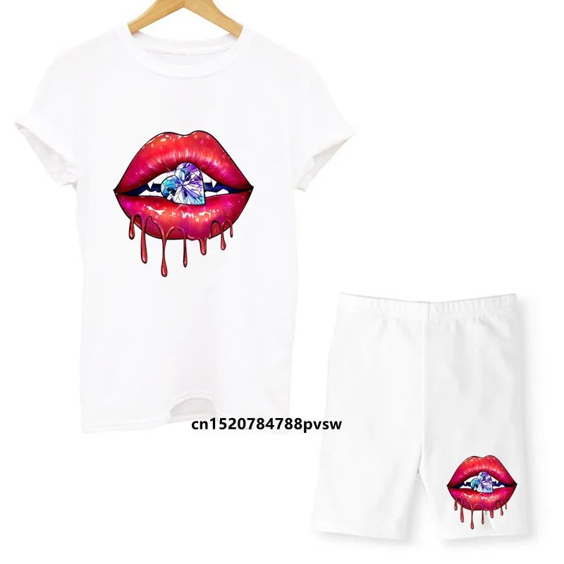 Женский комплект из футболки и шорт с принтом губ | Женская одежда