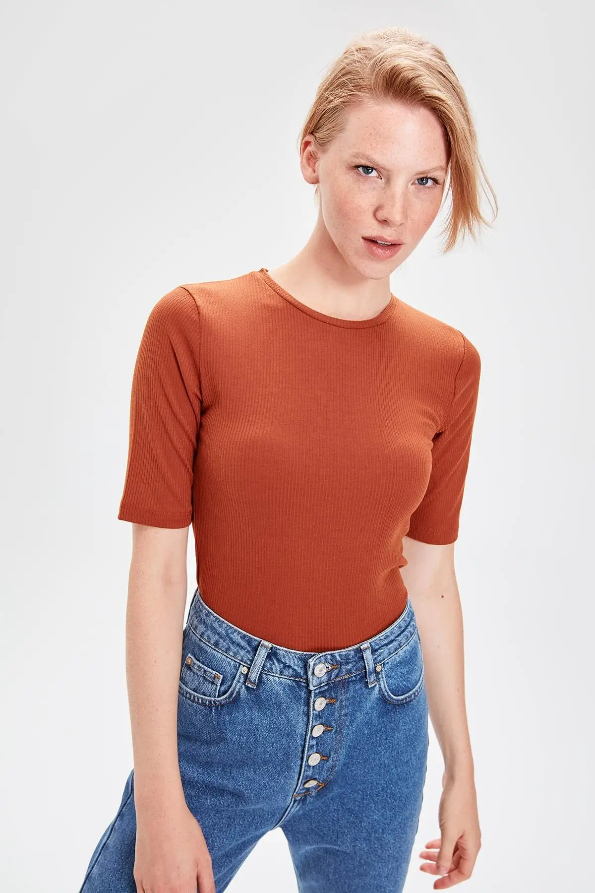 Trendyol трикотажная блузка в рубчик с корицей TWOAW20BZ0273|Блузки| |