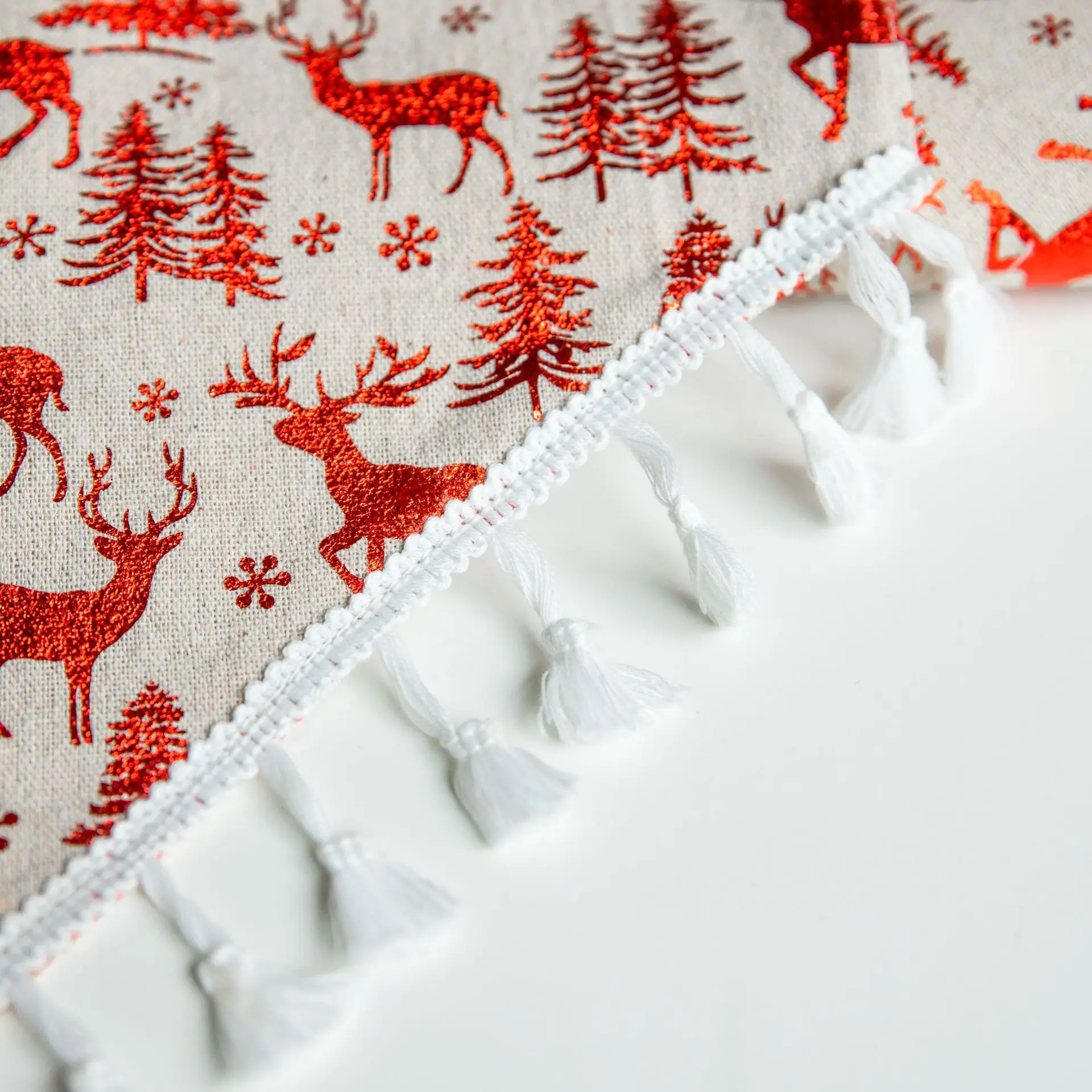 

Fashionable Light Luxury Christmas Table Flag European and American Cotton and Linen Tassel Holiday Decoration Tablecloth