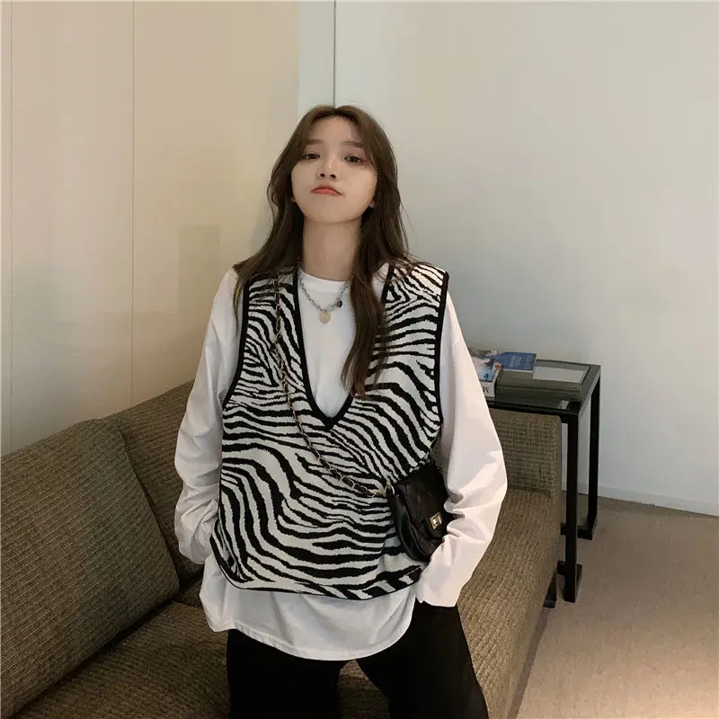 

Casual Plus Size V-Neck and T-shirt Vest Women Korean Zebra Sleeveless Sweaters Waistcoat for Outerwear ladies vest Autumn 2021