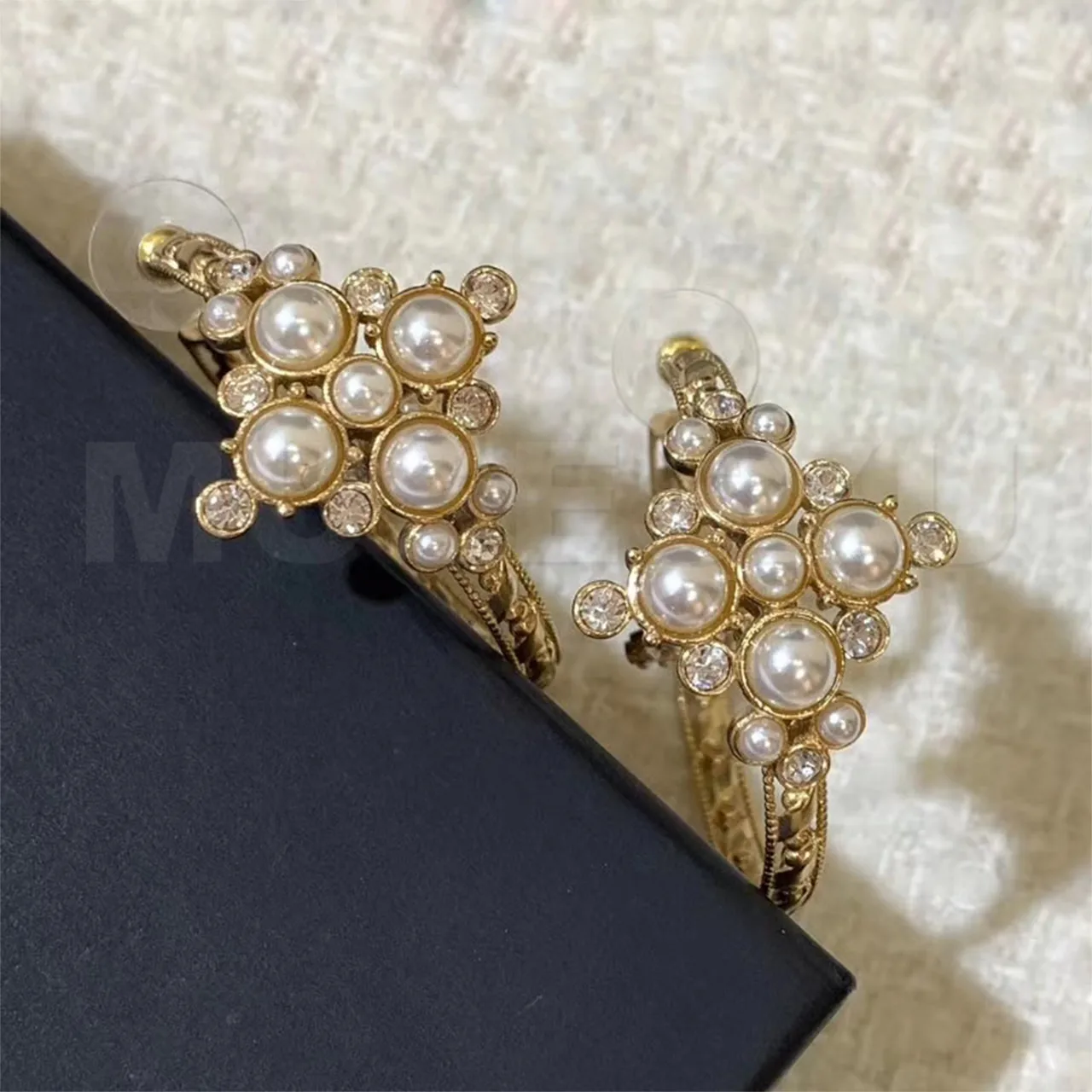 Ювелирные изделия Новые 2020 инкрустированная жемчужными и просвечивающие лунные