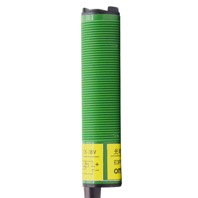 Фотоэлектрический переключатель 0-200 см (регулируемая функция обнаружения 0 см) |