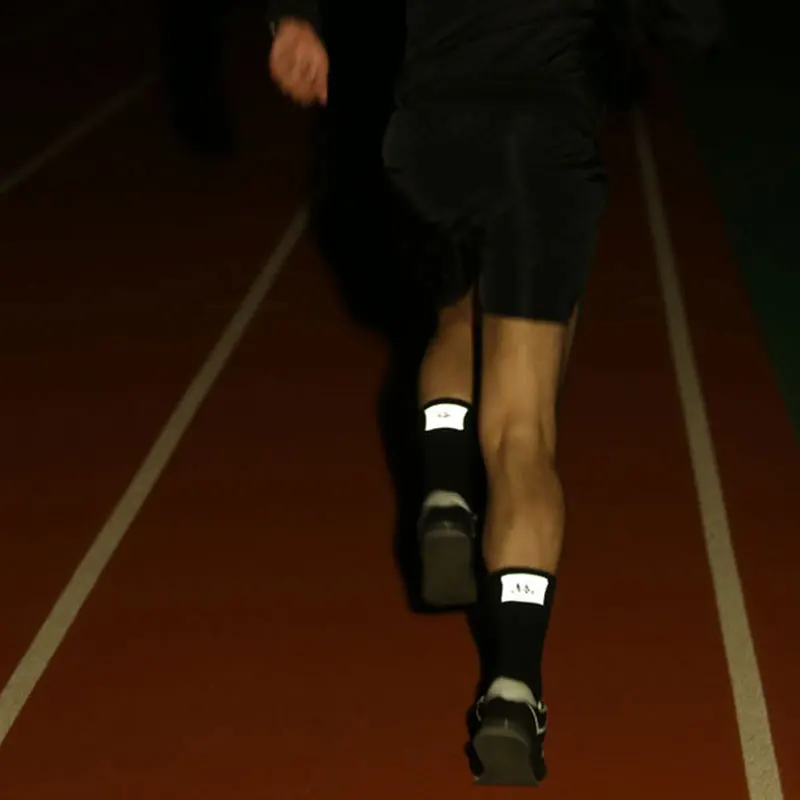 Черные дышащие спортивные носки для бега мужские фитнеса средней длины