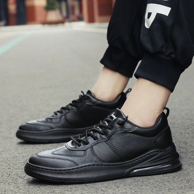 Мужские теннисные туфли черные или белые кроссовки на плоской подошве уличные