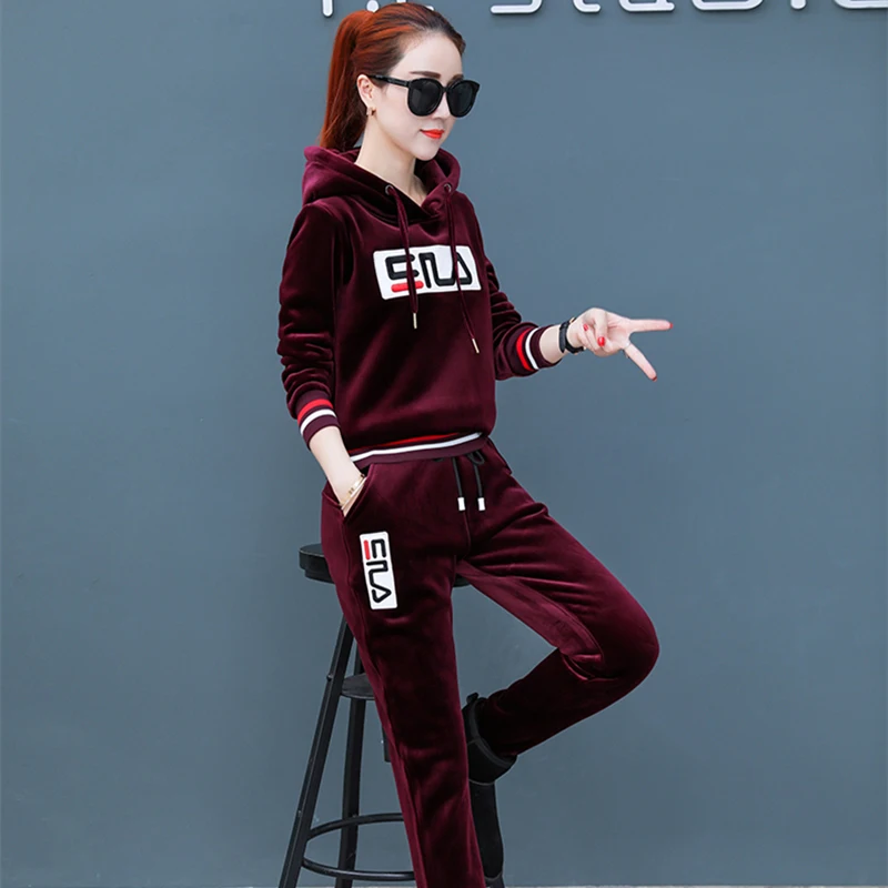 Женский комплект из трех предметов толстый свитер с капюшоном и надписью длинный