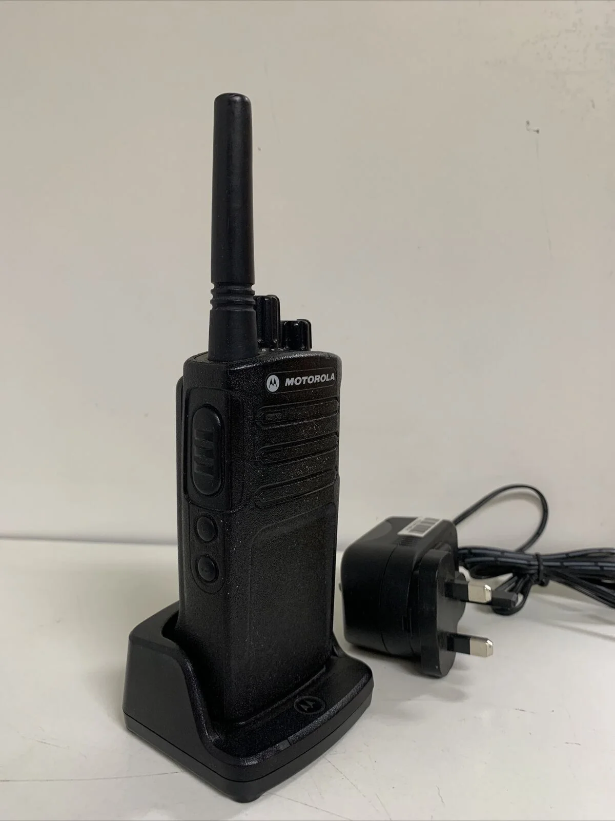 

XT420 PMR446 Walkie Talkie Two Way Radio New With Charger UK Plug