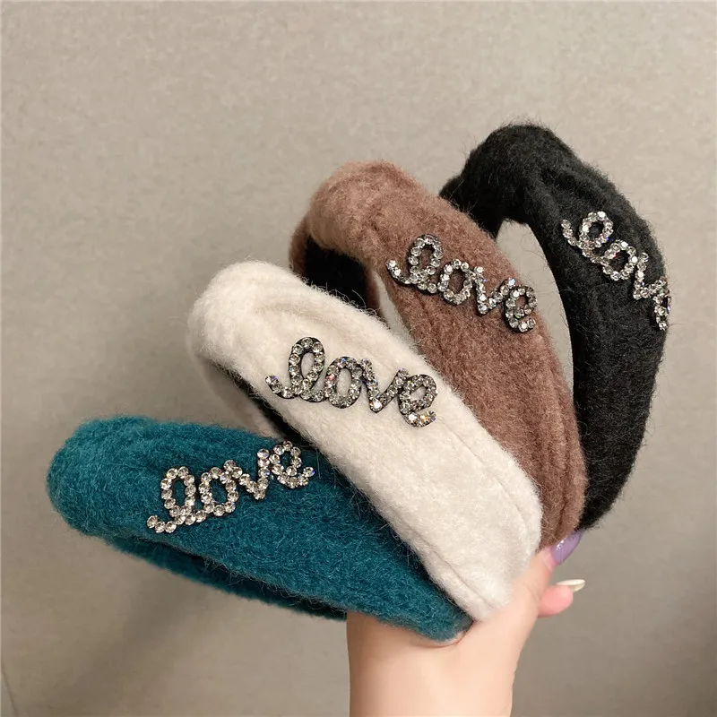 

Crystal LOVE Letter Decorated Wool Headband for Women Winter Outdoor Headwear Solid Crochet Hairband Knot Ladies Heavy Headdress