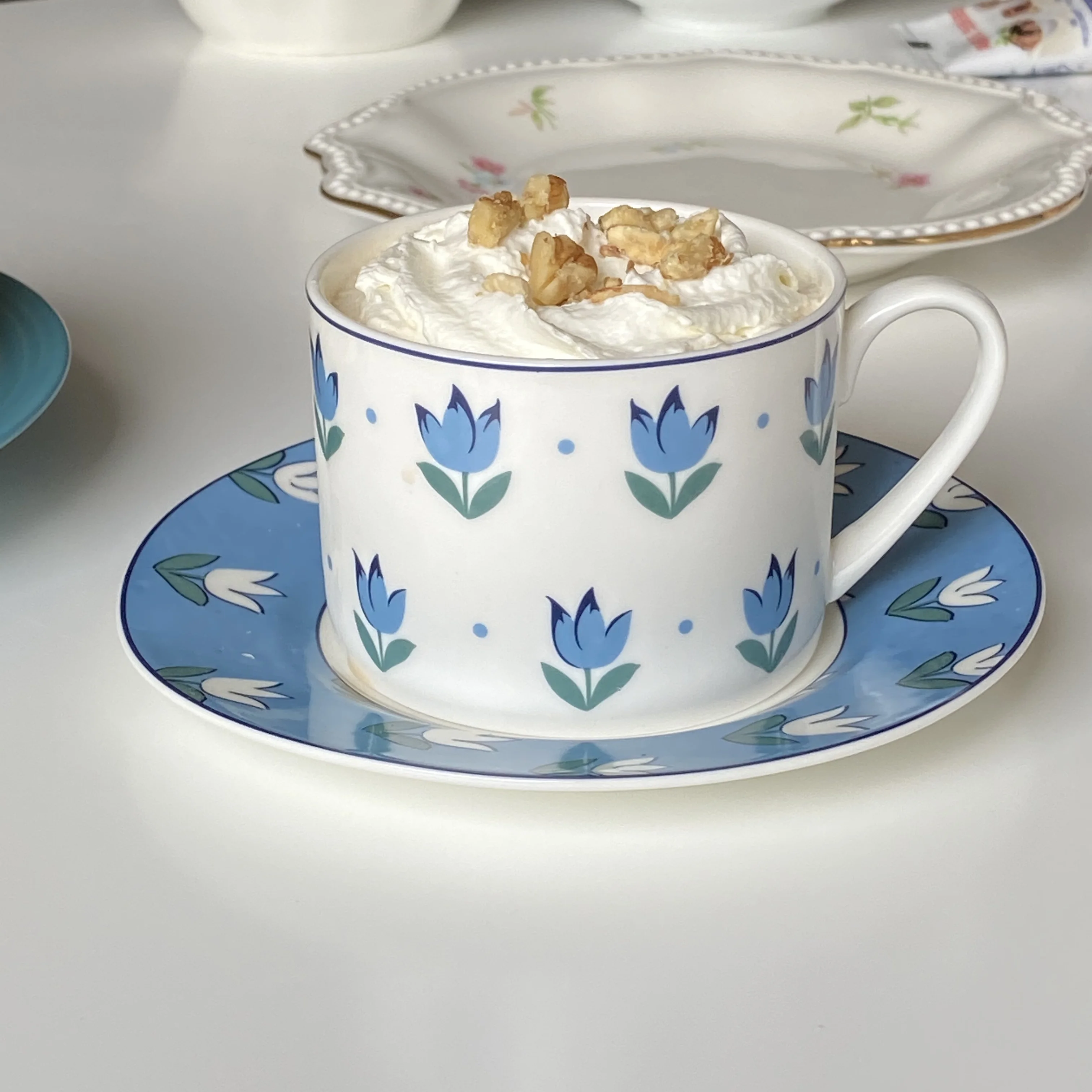 

Кофейная чашка в Корейском стиле, современная простая кофейная чашка с цветами, милая креативная кофейная чашка и блюдце в стиле ретро, худо...