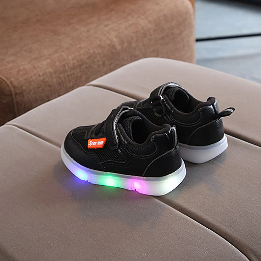 New Children Luminous Shoes Boys Girls Sport Running Shoes Baby Flashing Lights Fashion Sneakers Toddler Little Kid LED Sneakers
